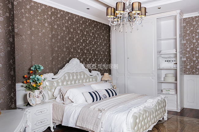 平開門衣柜怎么樣？平開門衣柜的優(yōu)缺點有哪些？