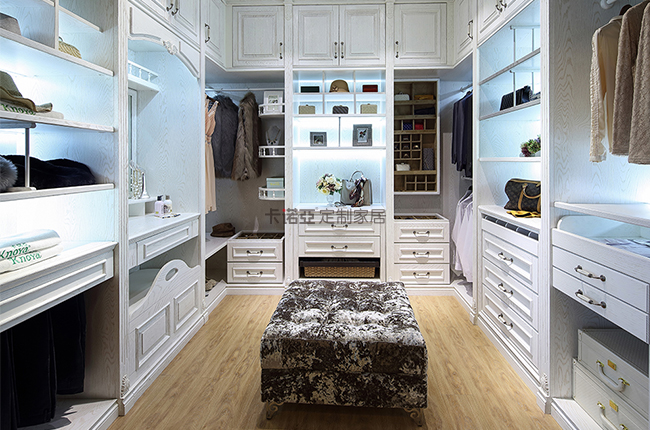 衣帽間怎么設(shè)計好看又實用？